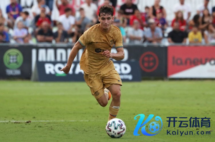 值得挂念体育赛事直播，卡萨多得到初次入选西班牙成年国度队挂念徽章